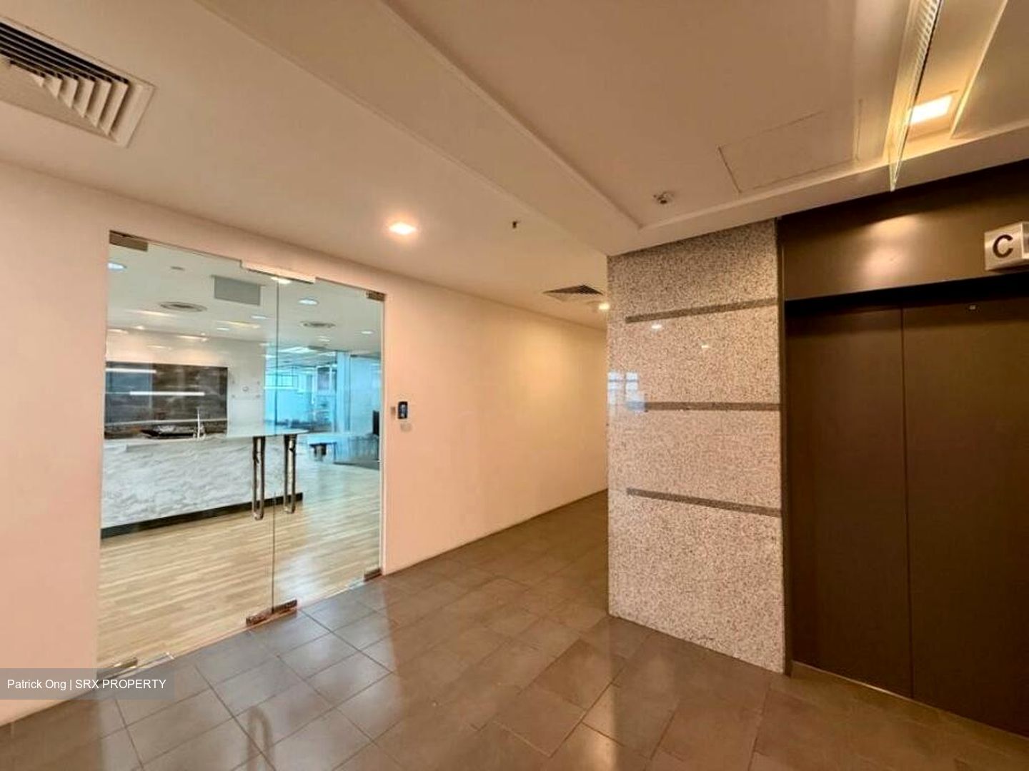 One Raffles Place (D1), Office #498298901